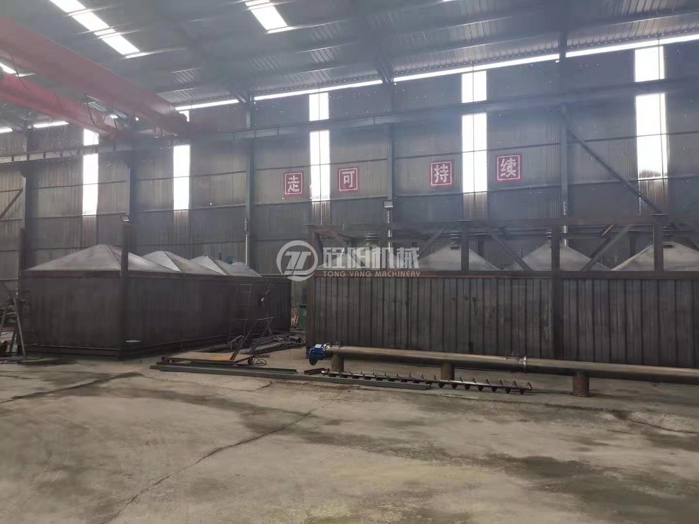 移动搅拌站配套150吨卧式水泥罐加工中